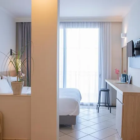 Zefyros Sea View فندق بلاتامونيس