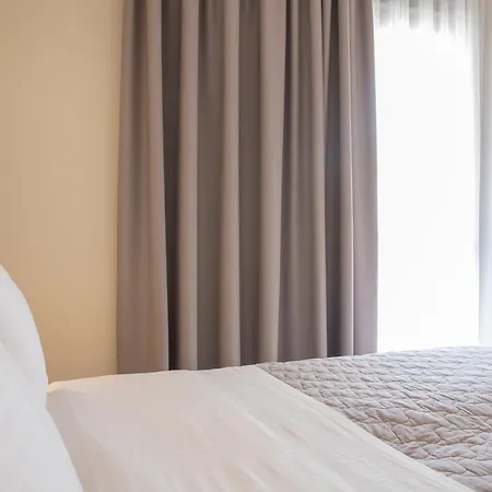 فندق Zefyros Sea View بلاتامونيس