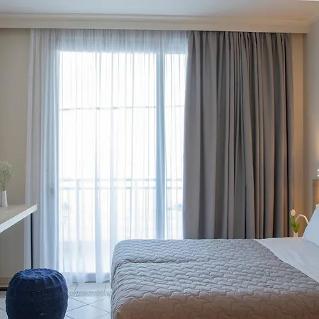 فندق Zefyros Sea View بلاتامونيس