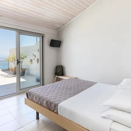 فندق Zefyros Sea View بلاتامونيس