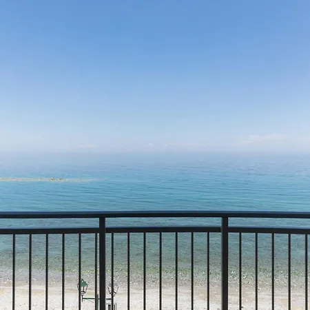 Zefyros Sea View 3*
