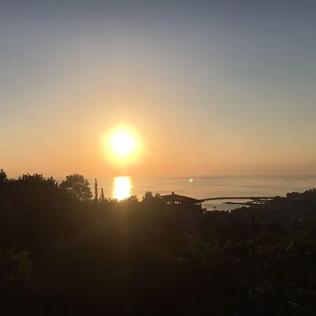 Zefyros Sea View Hotel 3*