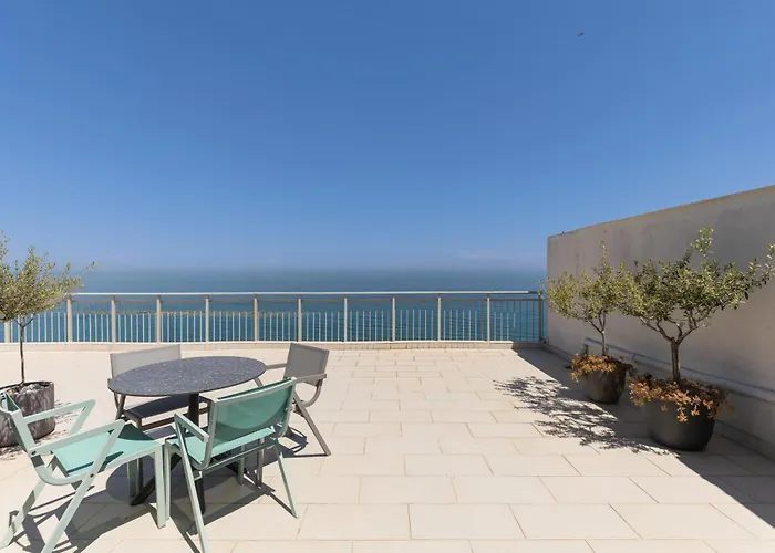 Отель Zefyros Sea View 3*