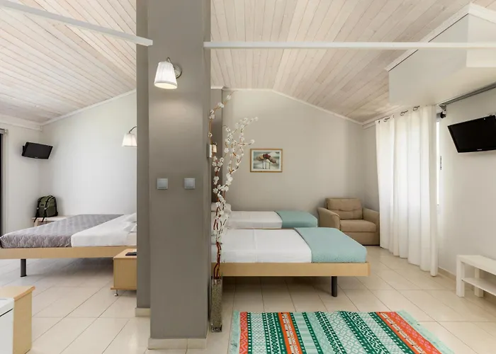 Отель Zefyros Sea View Платамонас