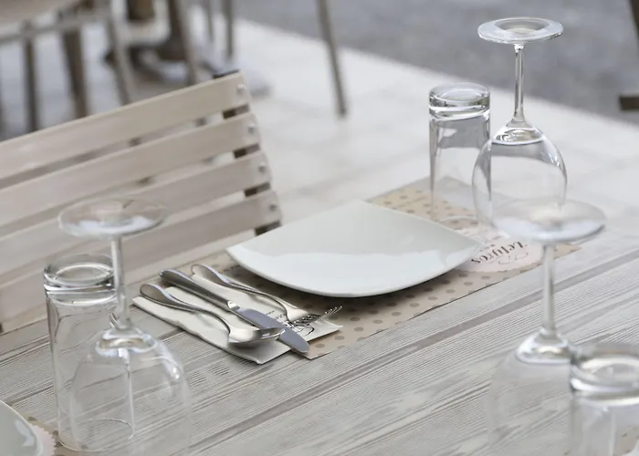 Отель Zefyros Sea View 3*